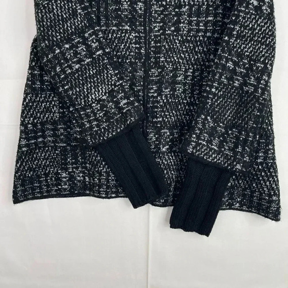 ROI Long Sleeve Zip Up Sweater Black/White Size Small - Picture 2 of 10